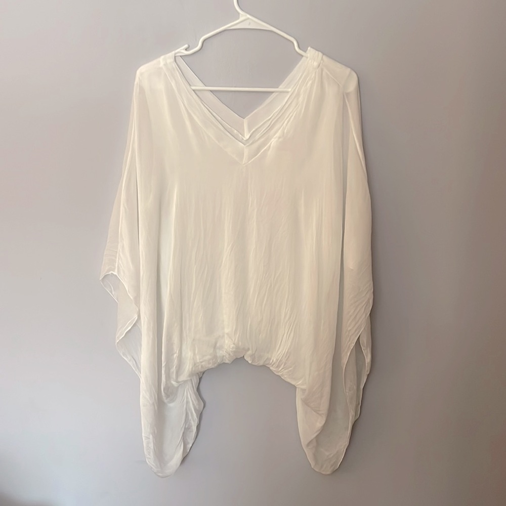 Made in Italy beautiful flowing blouse, lined